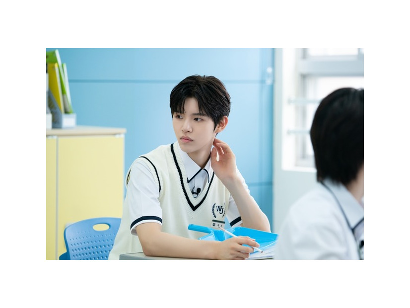 ジェウォン「応答せよ！僕らのハイスクール」(C) 2026 SM ENTERTAINMENT & eggiscoming CO., Ltd. ALL RIGHTS RESERVED.