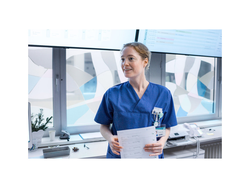 『ナースコール』© 2025 Zodiac Pictures Ltd / MMC Zodiac GmbH