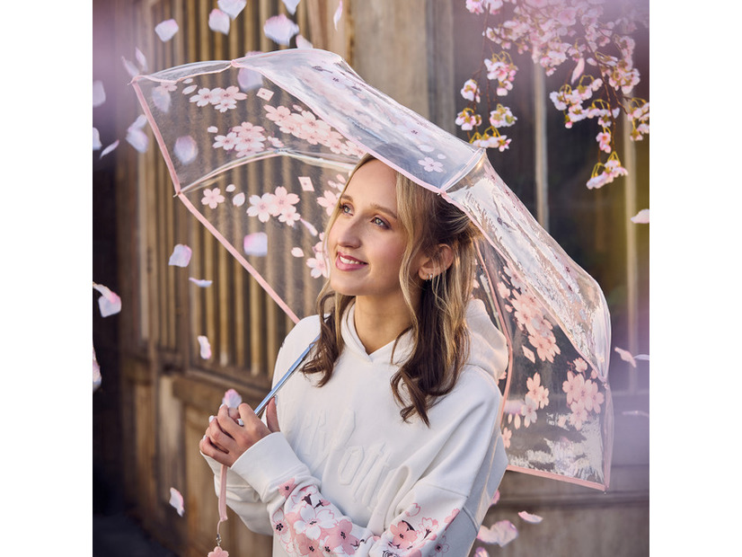 サクラ 折り畳み傘　3,200円（税込）