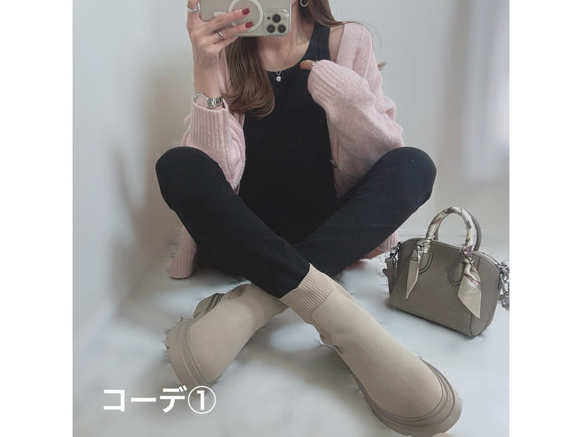 GUのパフニットで春を先取り。ピンク×ブラックで作る甘さを抑えた旬のカジュアル【40代の毎日コーデ】