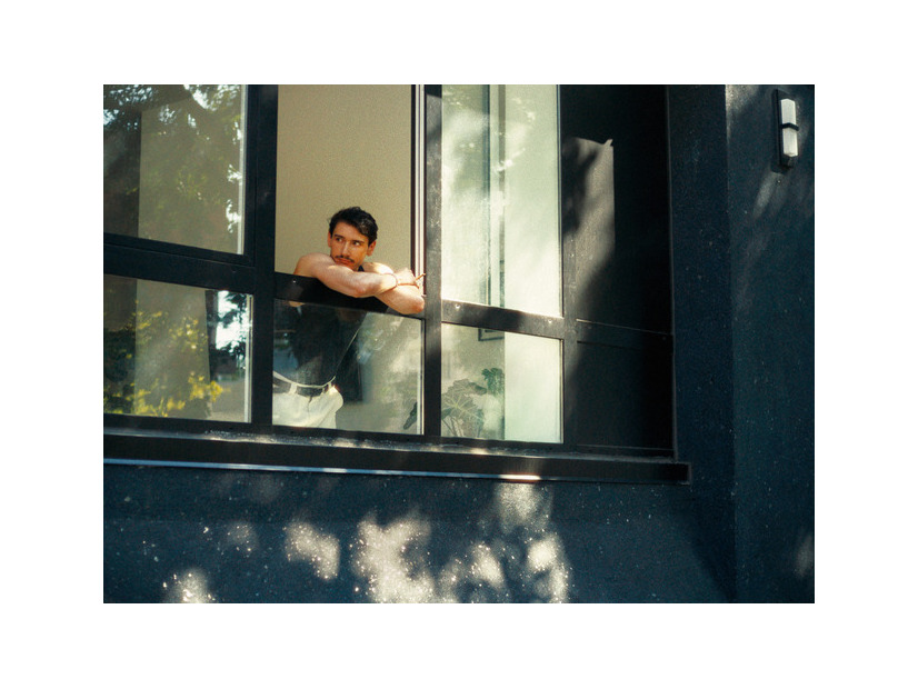 『ドランクヌードル』© 2025 Lucio Castro Inc.