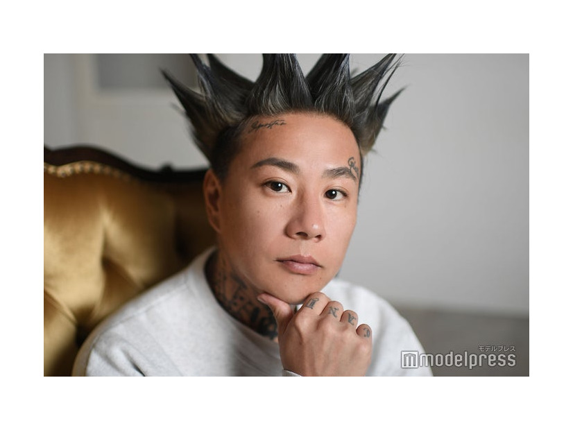 モデルプレスのインタビューに応えたGINTA（DJ銀太）（C）モデルプレス