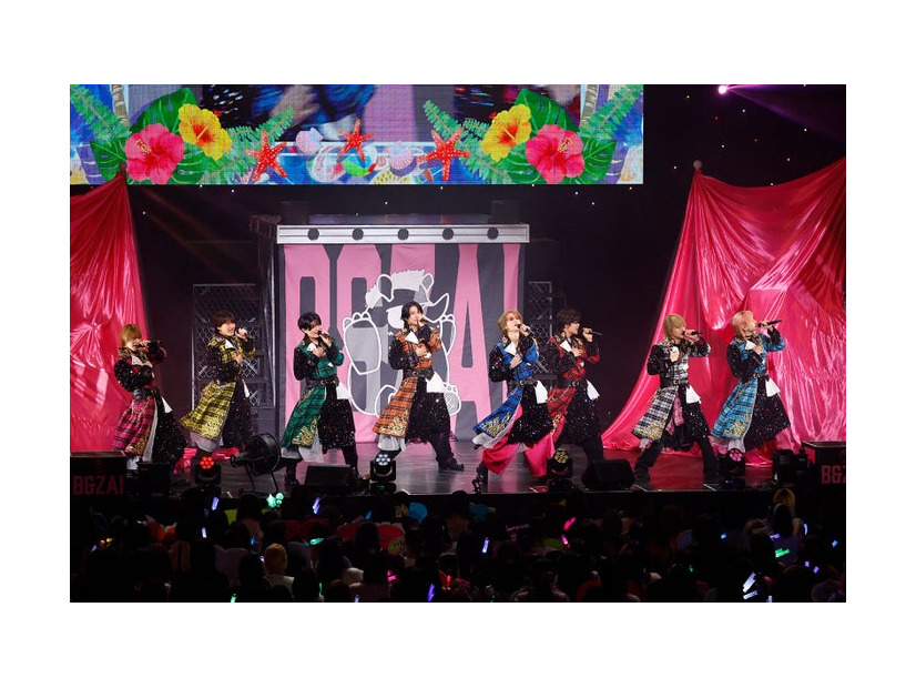 B&ZAI／（左から）今野大輝、稲葉通陽、本高克樹、鈴木悠仁、橋本涼、菅田琳寧、矢花黎、川崎星輝（提供写真）