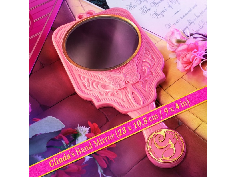 グリンダの鏡(C) Universal City Studios LLC. All Rights Reserved.