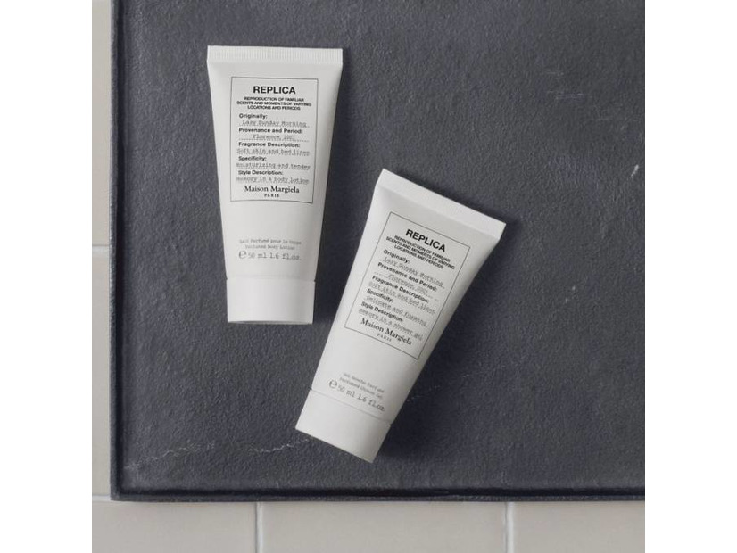 メゾン マルジェラ、フレグランスより「レプリカ レイジーサンデー モーニング ボディケア トラベルセット」が登場