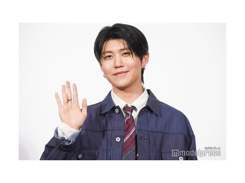会見に出席した若井滉斗（C）モデルプレス