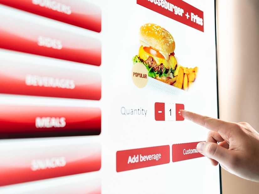 タッチパネルが難関すぎる！「63歳新人」がファストフード店で直面した、リアルで切実な“壁”とは？