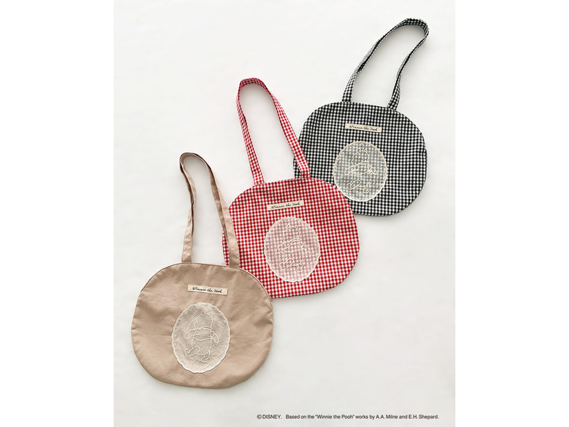 【Disney】くまのプーさん/レース付き丸バッグカラー：ベージュ/レッド/ブラック価格：￥4,950