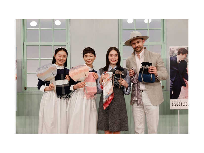 上坂樹里、見上愛、高石あかり、トミー・バストウ（C）NHK