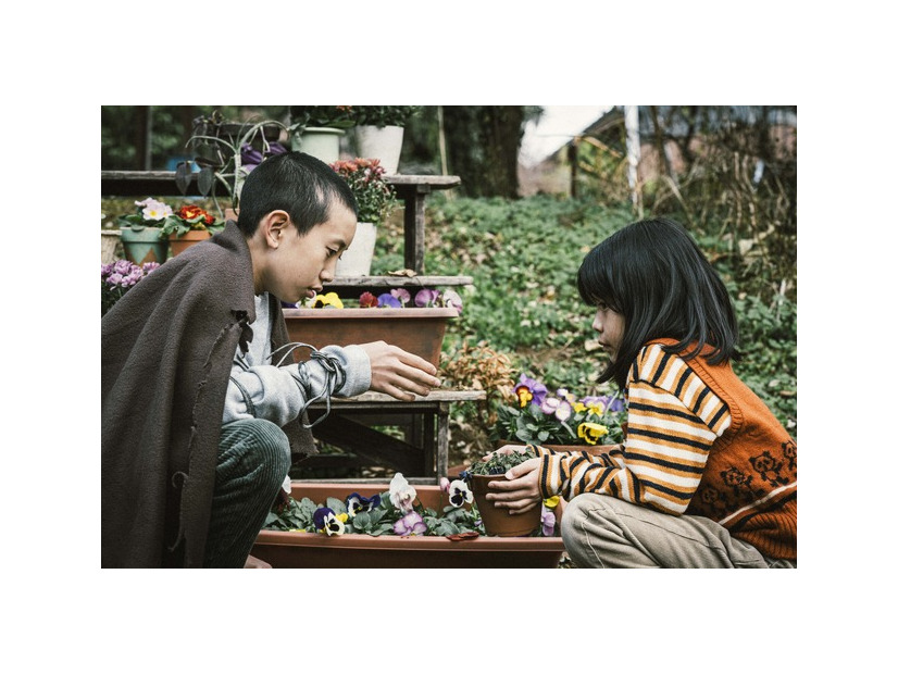 『名無し』(C)佐藤二朗 永田諒 ／ ヒーローズ　(C)2026 映画「名無し」製作委員会