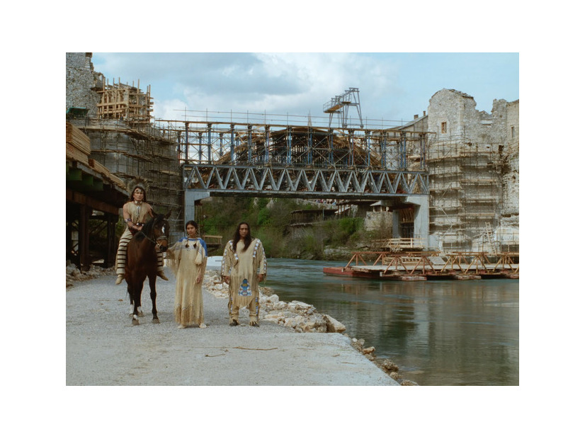 『アワーミュージック』　©2004 AVVENTURA FILMS – PERIPHERIA – FRANCE 3 CINÉMA – VEGA FILMS