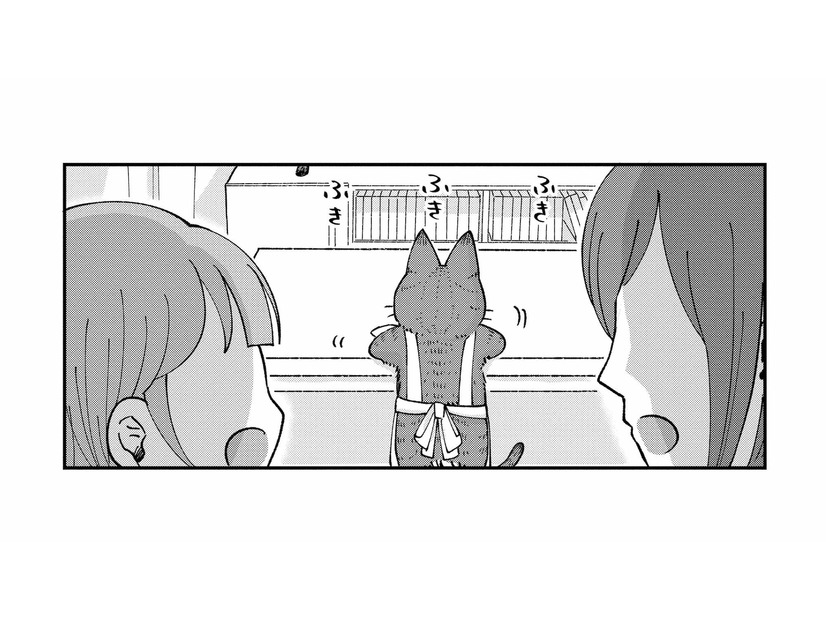 片付けをする猫のふわふわな後ろ姿…すぐに顔を近づけ吸いたくなるのは人間の本能？【家政婦よんだら猫がきた #９】