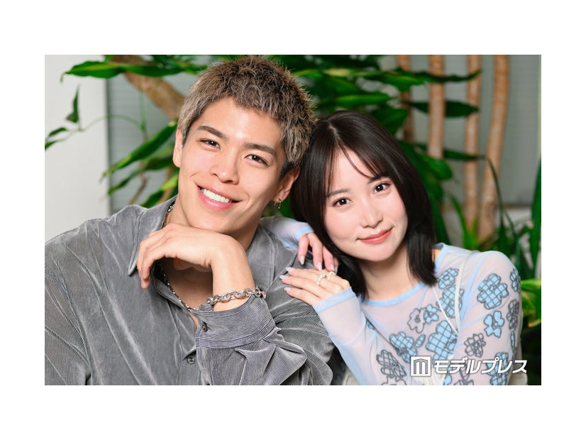 モデルプレスのインタビューに応じたたいじゅ（白鳥大珠）、まりや（永尾まりや）（C）モデルプレス