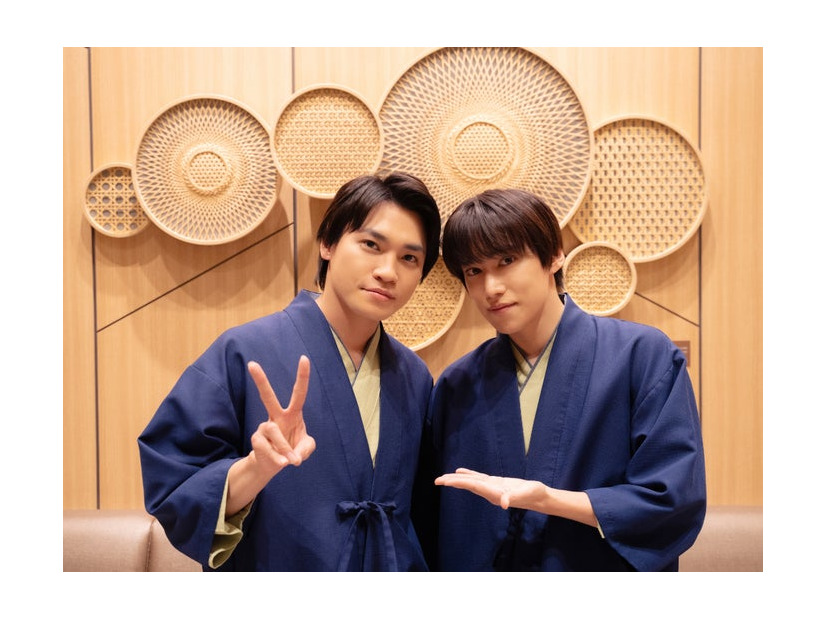 二階堂高嗣、千賀健永（C）「週末旅の極意3」製作委員