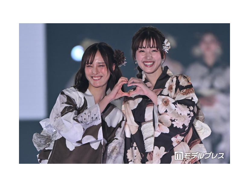 大友花恋、佐々木美玲（C）モデルプレス