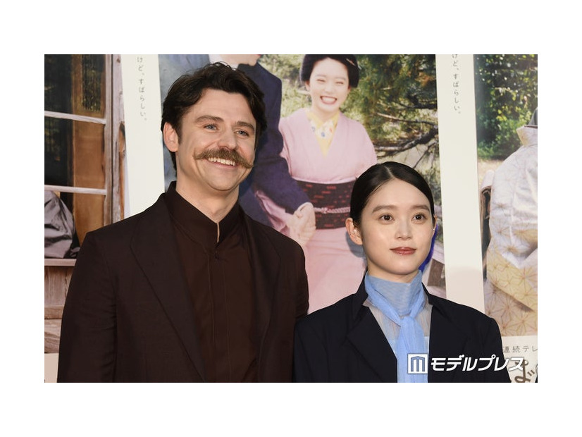 トミー・バストウ、高石あかり（C）モデルプレス