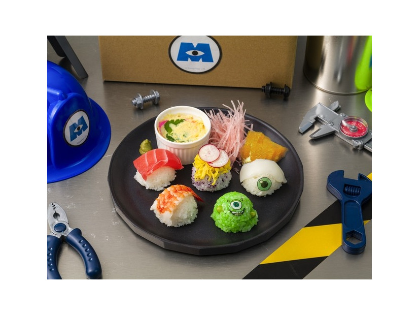 ＜マイク＞ギョロ目お寿司プレート　　税込2,090円「モンスターズ・インク」OH MY CAFE(C)Disney/Pixar
