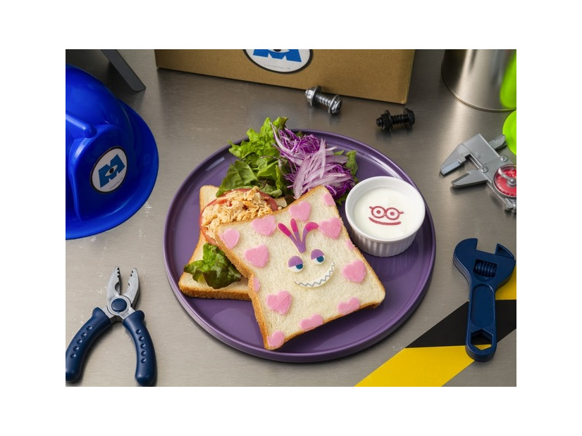 ＜ランドール＞青春の思い出サンドイッチプレート　　税込2,090円「モンスターズ・インク」OH MY CAFE(C)Disney/Pixar