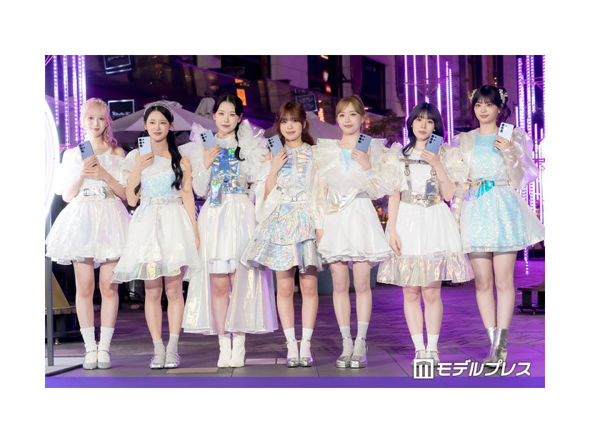 点灯式に出席したME:I／SUZU、MIU、MOMONA、TSUZUMI、KEIKO、AYANE、RINON（C）モデルプレス