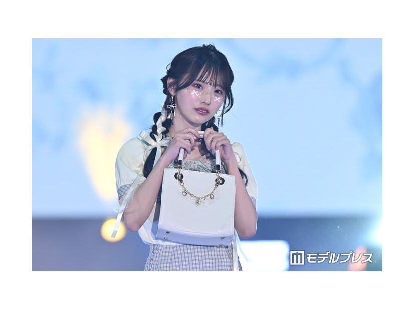 綾瀬ことり（C）モデルプレス