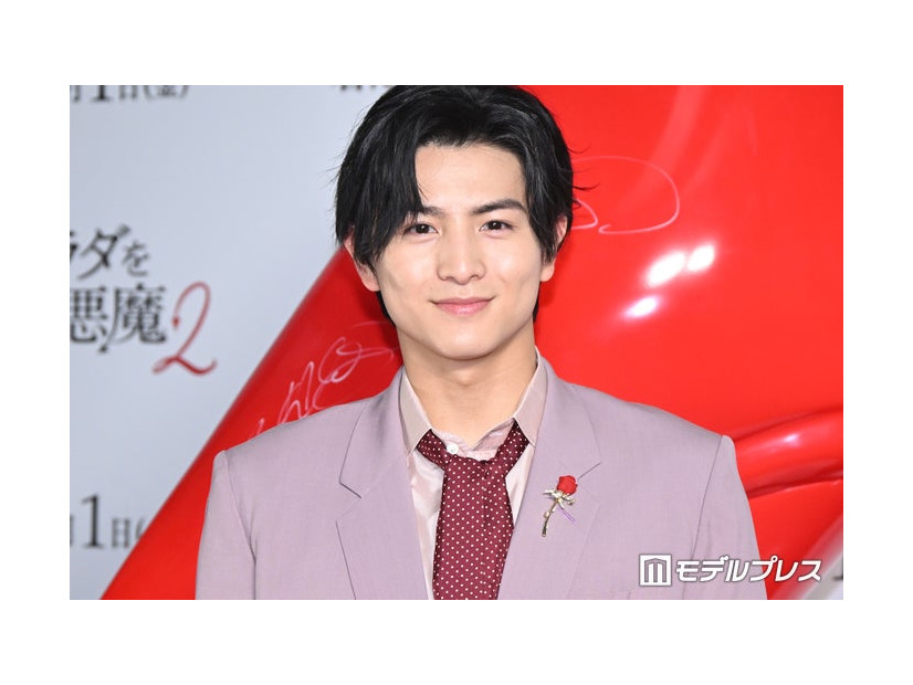 「プラダを着た悪魔２」ジャパンプレミアイベントに登壇した柏木悠（C）モデルプレス