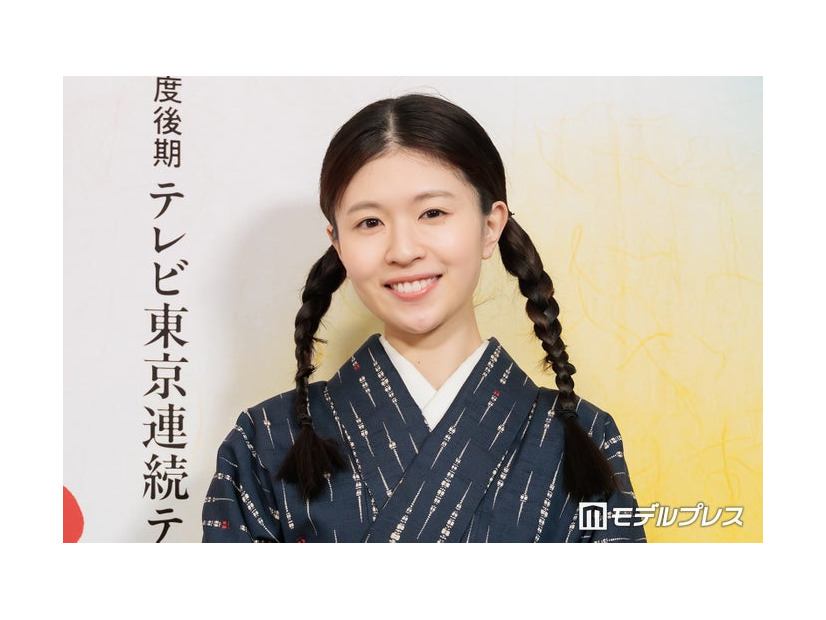 囲み取材に出席した松田好花（C）モデルプレス