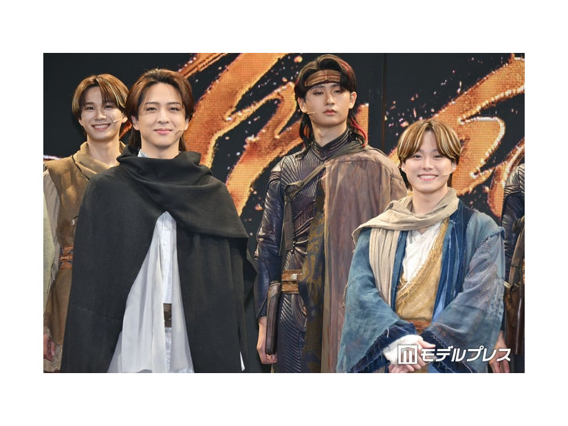 舞台「AmberS -アンバース-」でW主演を務める大橋和也＆寺西拓人（C）モデルプレス