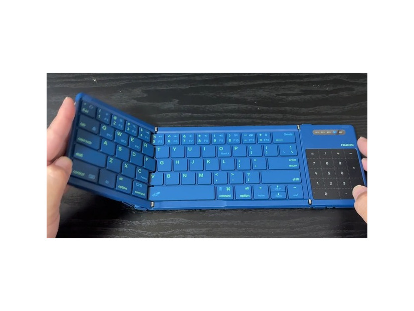 神ガジェット購入！タッチパッド搭載でお洒落なNillkin折り畳みキーボード！！