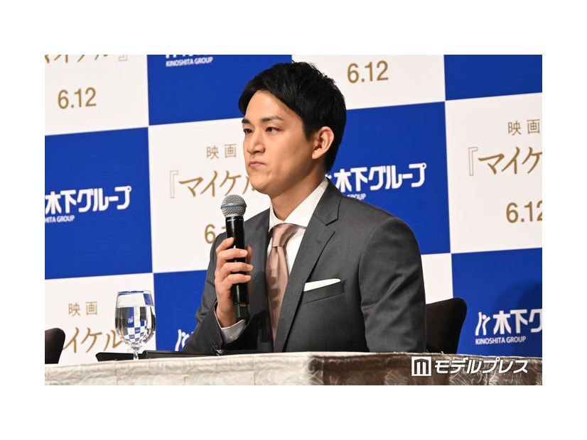 現役引退発表会見に出席した木原龍一選手（C）モデルプレス