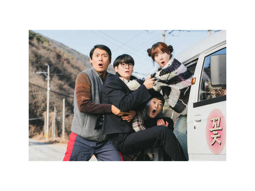 Netflixシリーズ「ワンダーフールズ」 5月15日独占配信