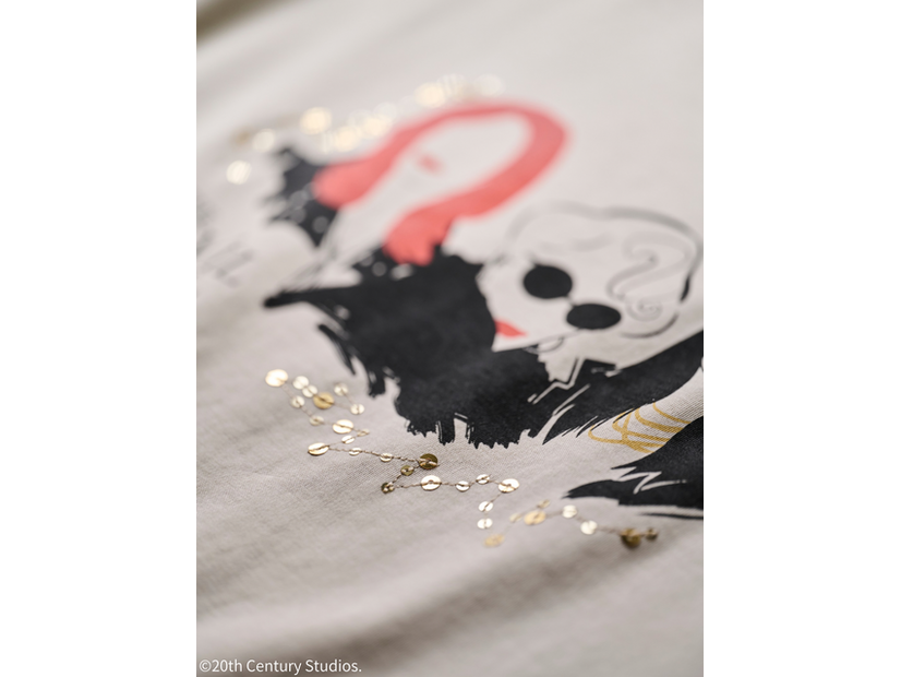 『プラダを着た悪魔』Stola.別注Tシャツ© 2025 20th Century Studios.