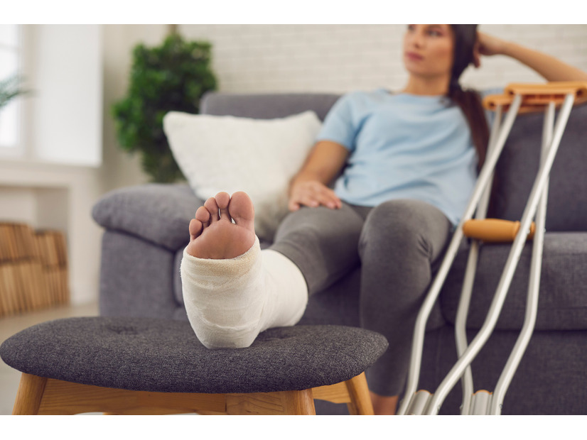 酒乱夫に骨折させられたまま出産、勝手に自宅解約。壮絶な離婚後、DV前夫からの養育費6万円の振込が停止！ どうしたら支払ってもらえる？【行政書士が解説】