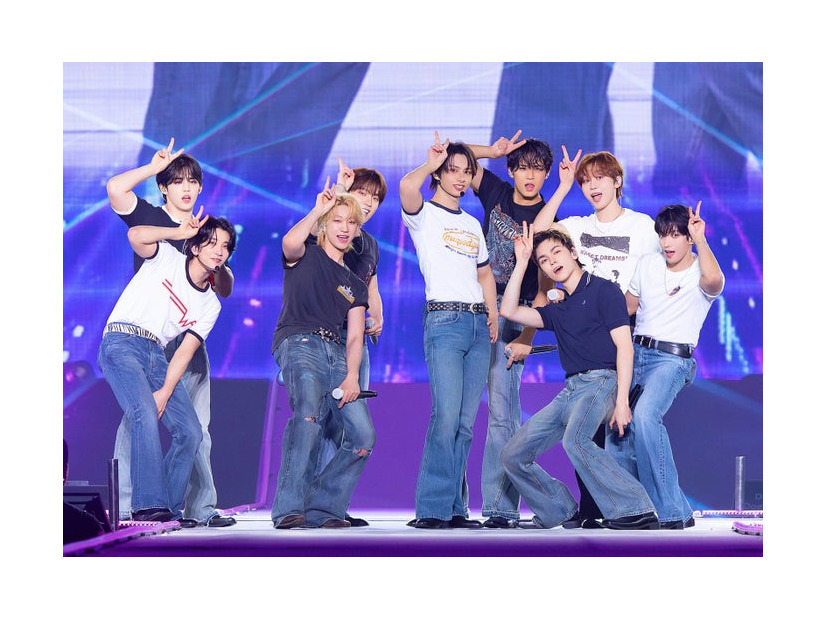 SEVENTEEN（P）＆（C） PLEDIS Entertainment