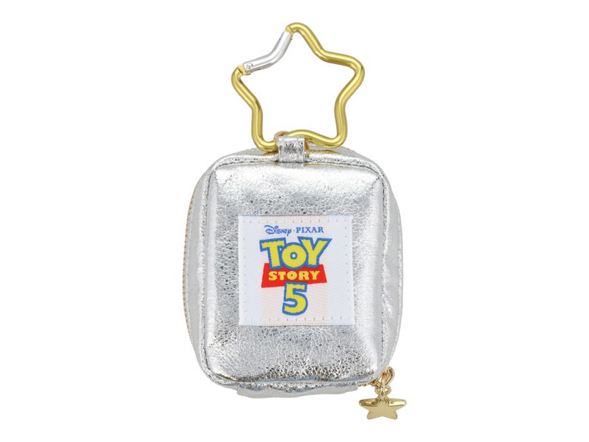 DNカラビナ付きミニポーチ　各2,640円（税込）© Disney/Pixar