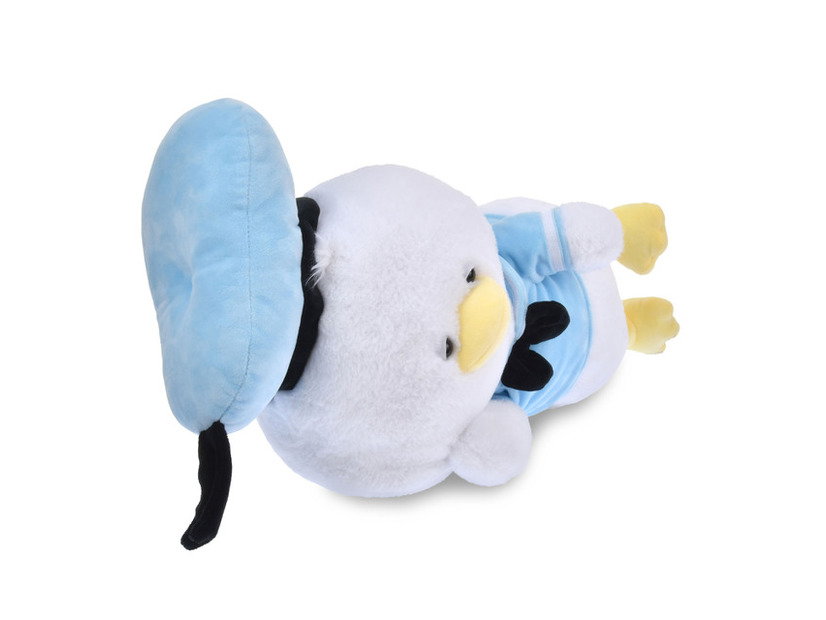 ぬいぐるみ　4800円「DONALD BIRTHDAY 2026」© Disney