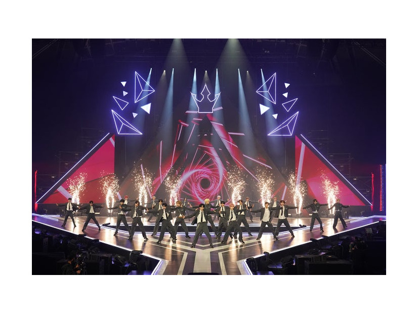 「新世界（SHINSEKAI）」パフォーマンスの様子（C）PRODUCE 101 JAPAN 新世界