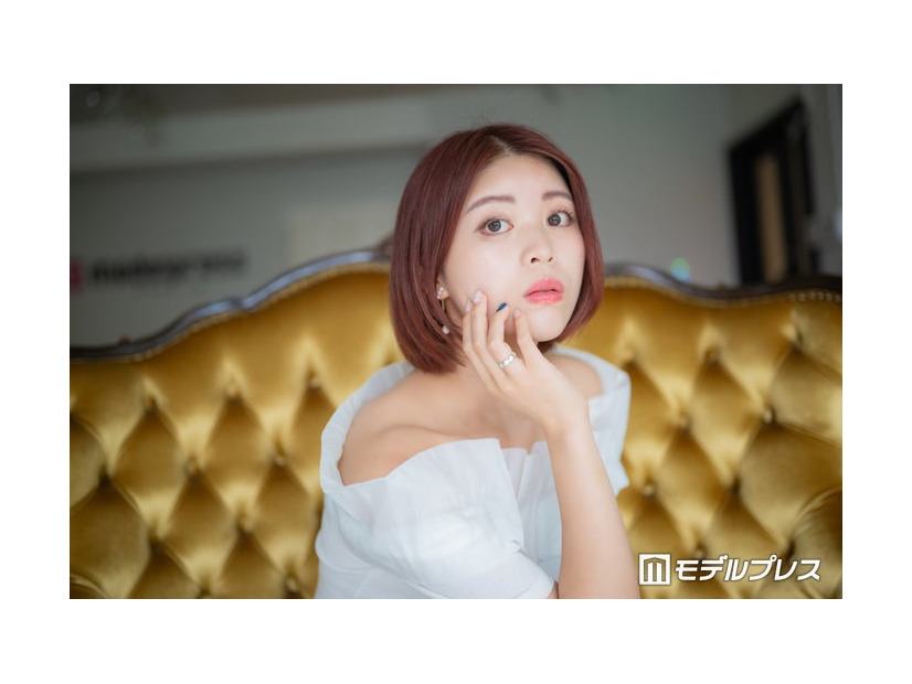 モデルプレスのインタビューに応じたしろ（C）モデルプレス