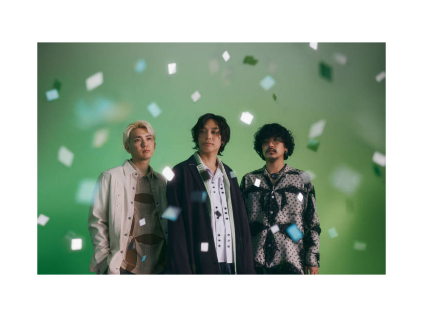 Omoinotake、TVアニメ『花ざかりの君たちへ』第2期主題歌「FLASHBULB」「花束」 配信リリース日決定｜フェスシーンでも存在感