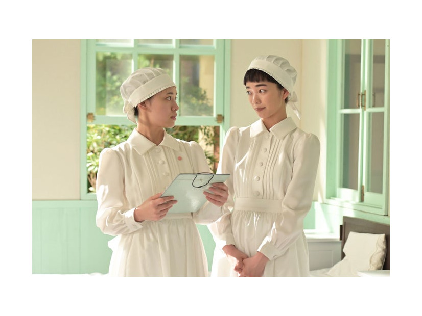 池田朱那、見上愛「風、薫る」第66話（C）NHK