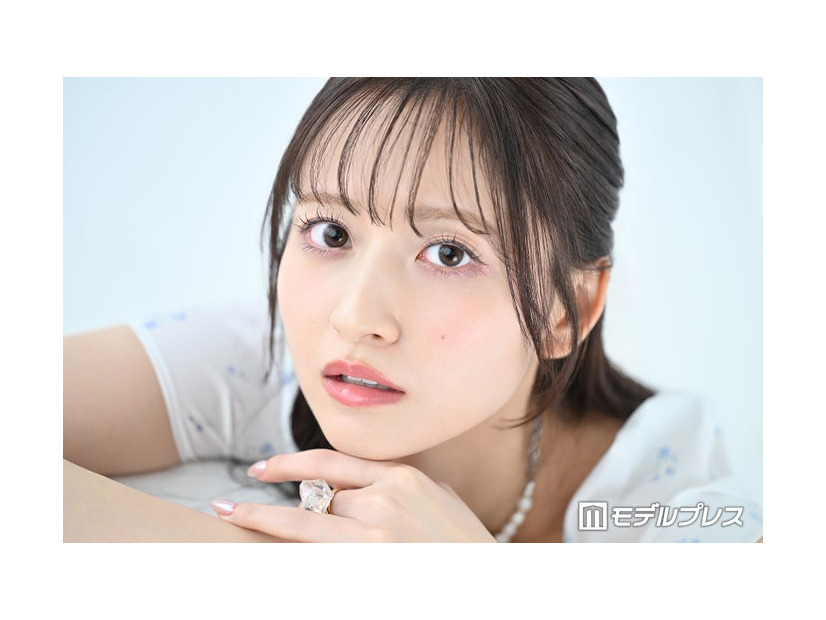 モデルプレスのインタビューに応じた金川紗耶（C）モデルプレス