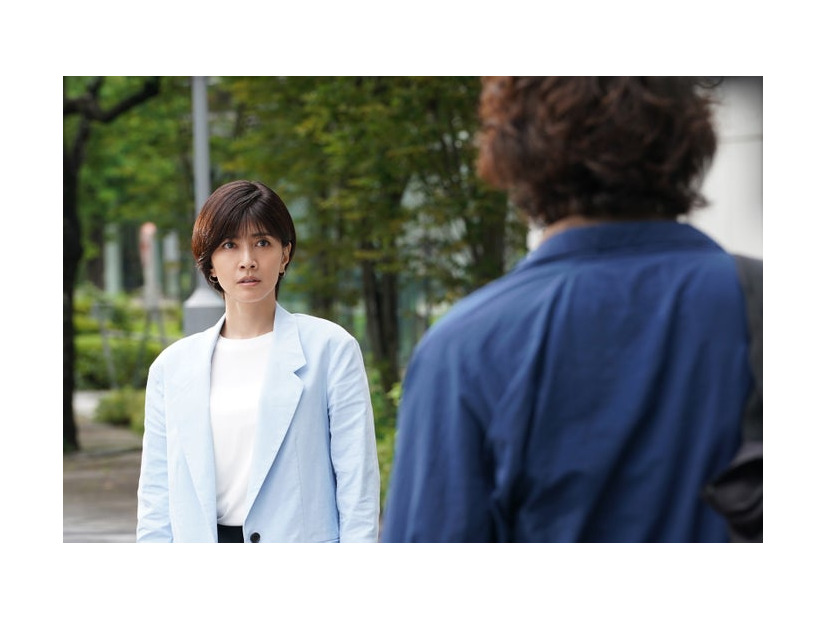 内田有紀、佐々木蔵之介「ラストノート」第2話（C）フジテレビ