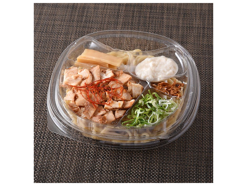 SUSURU TV.監修 濃厚とんこつ豚無双 冷製濃厚無双ラーメン（税込660円）／提供画像