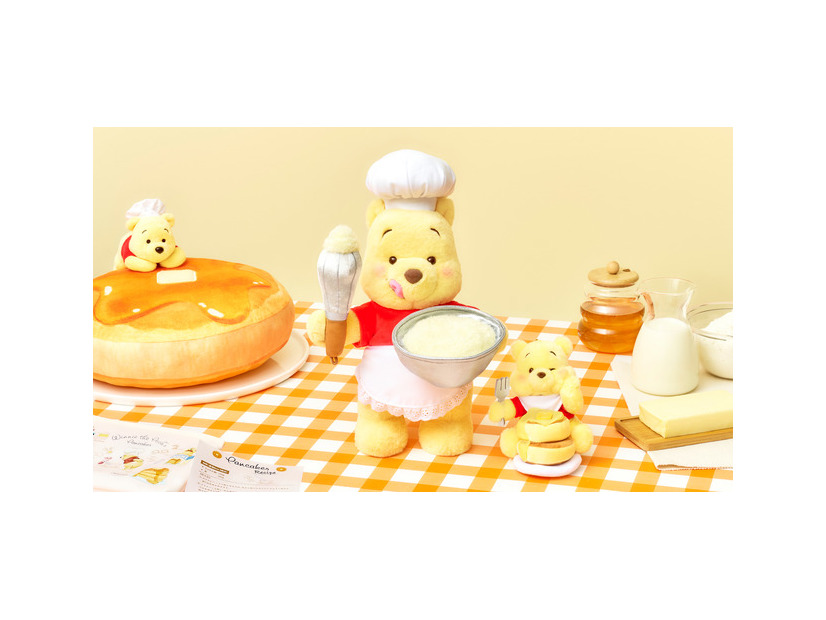 POOH HUNNY DAY 2026／クッション 3,000円 ぬいぐるみ 4,600円 ぬいぐるみキーチェーン 3,300円