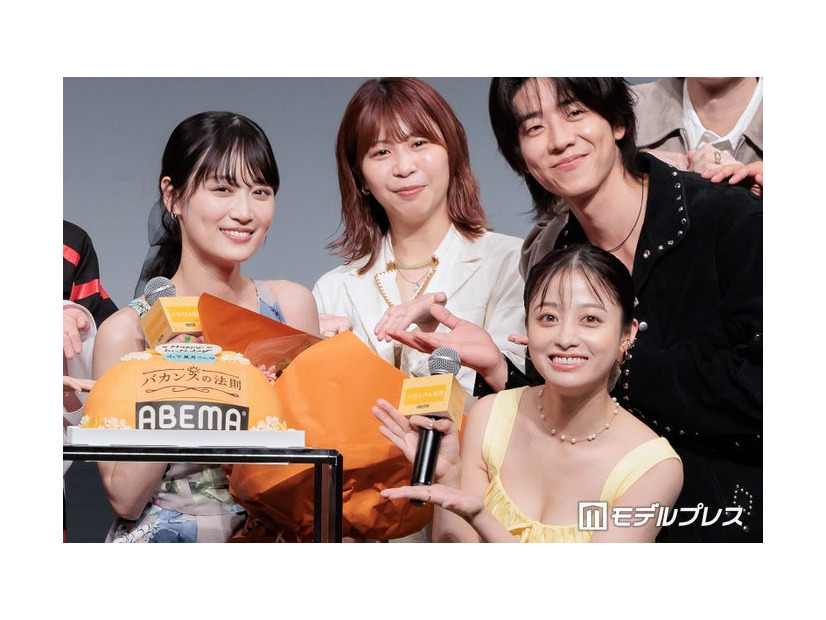 イベントに出席した（左から時計回りに）山下美月、加納愛子、チェ・ジョンヒョプ、橋本環奈（C）モデルプレス