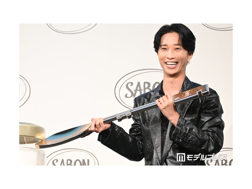 掛け声をMCに念入りに確認し無事「ビッグボディスクラブ」を開封できた田中樹（C）モデルプレス