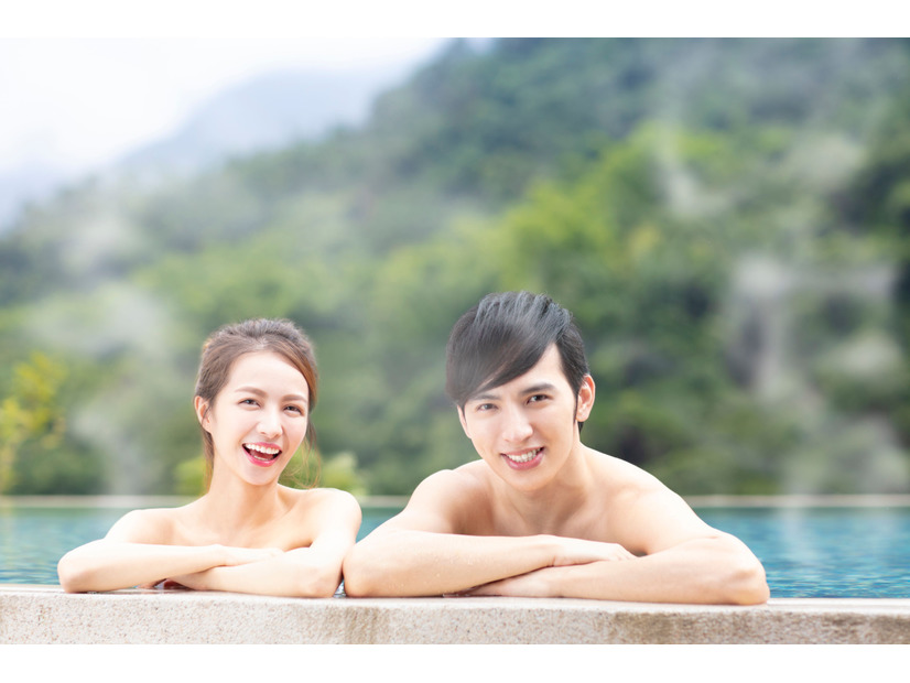 温泉旅行でビックリ！ 男性が「育ちが悪い」と感じる40代女性のお風呂マナー