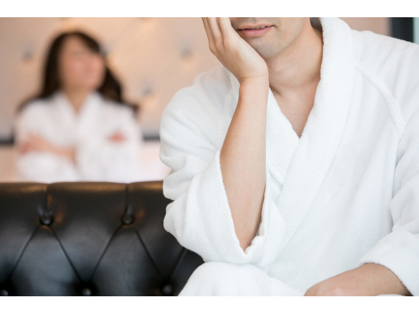 「二度と一緒に泊まらない！」男性が心に誓った40代女性のホテルでの振る舞いとは