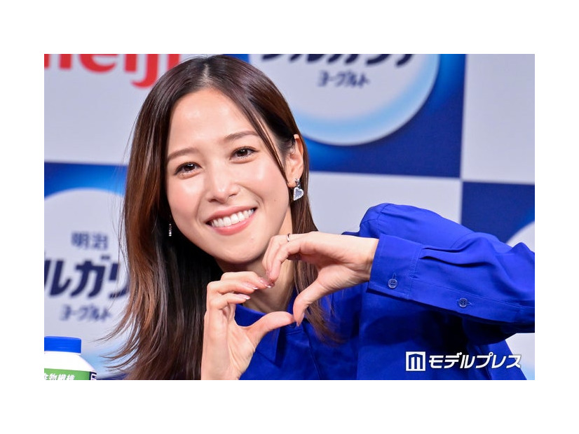 鷲見玲奈（C）モデルプレス