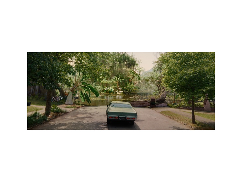 『オークストリートの異変』(C)2025 Warner Bros. Ent. All Rights Reserved