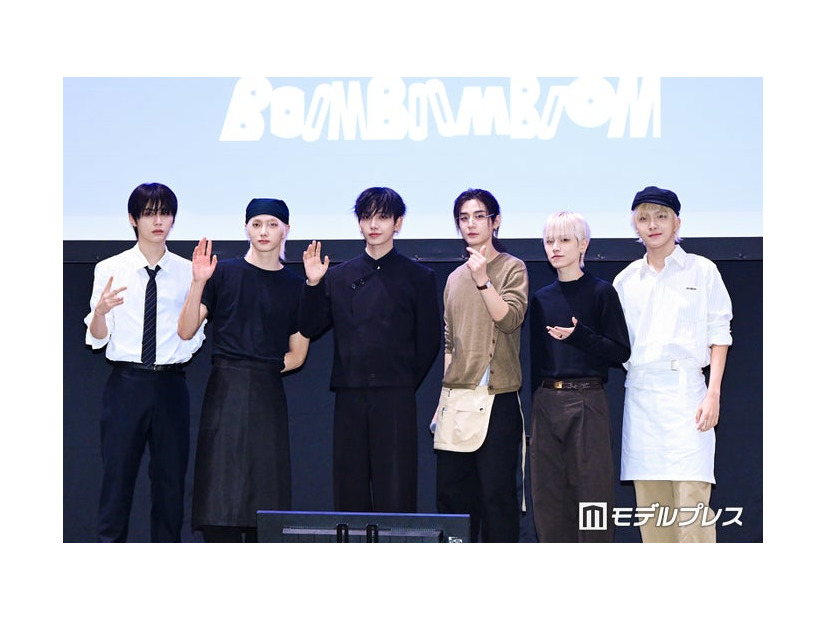 （左から）TAESAN（テサン）、SUNGHO（ソンホ）、JAEHYUN（ジェヒョン）、LEEHAN（イハン）、RIWOO（リウ）、WOONHAK（ウンハク）（C）モデルプレス